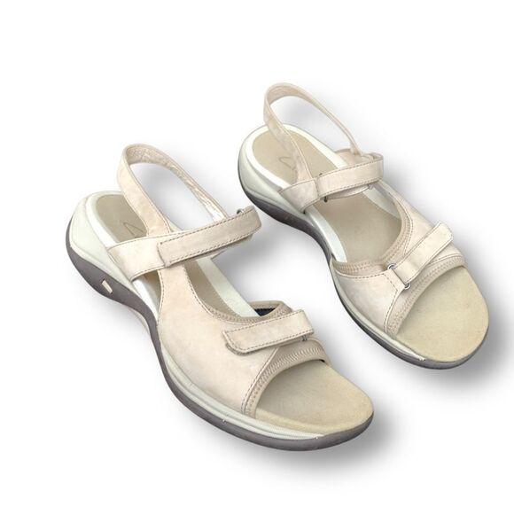 Clarks Women’s Size 8 Springers Beige Strap Comfort Leather Sandals - Picture 7 of 13